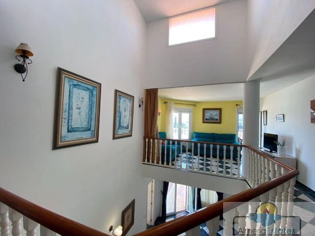 5 bedroom Townhouse for sale in Garrucha with garage - € 459,000 (Ref: 7041303)