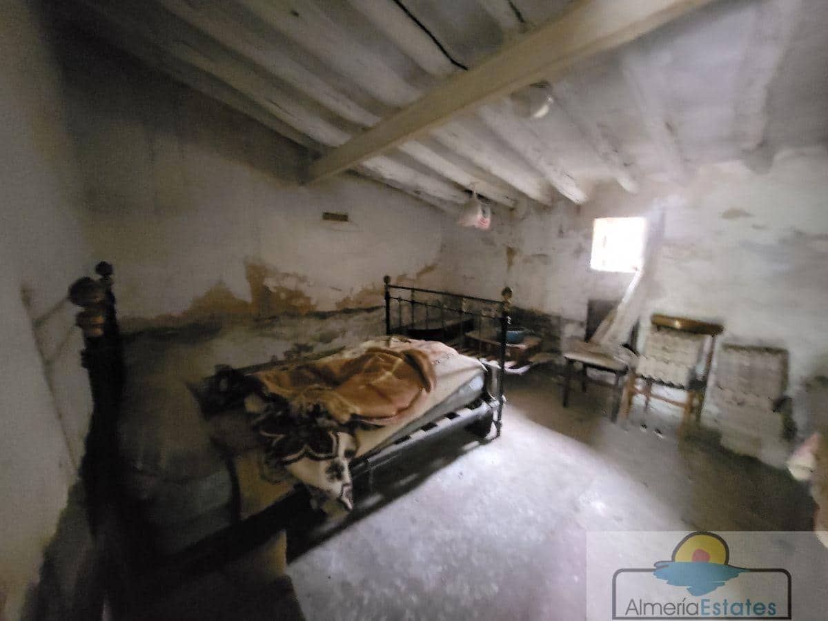 3 soveværelse Byhus til salg i Somontin - € 48.000 (Ref: 7094183)