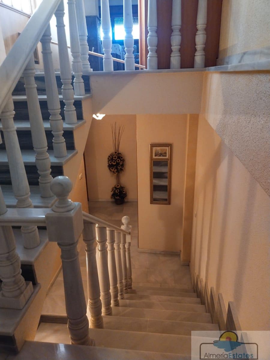 4 soveværelse Byhus til salg i Macael - € 107.500 (Ref: 7448296)