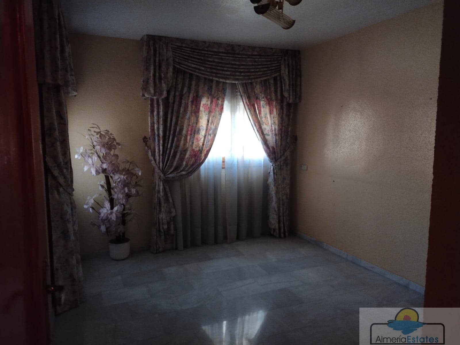 4 soveværelse Byhus til salg i Macael - € 107.500 (Ref: 7448296)