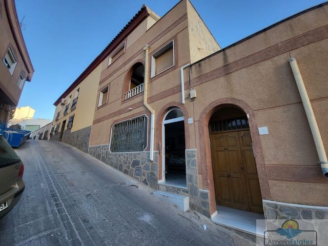 4 soveværelse Byhus til salg i Macael - € 107.500 (Ref: 7448296)