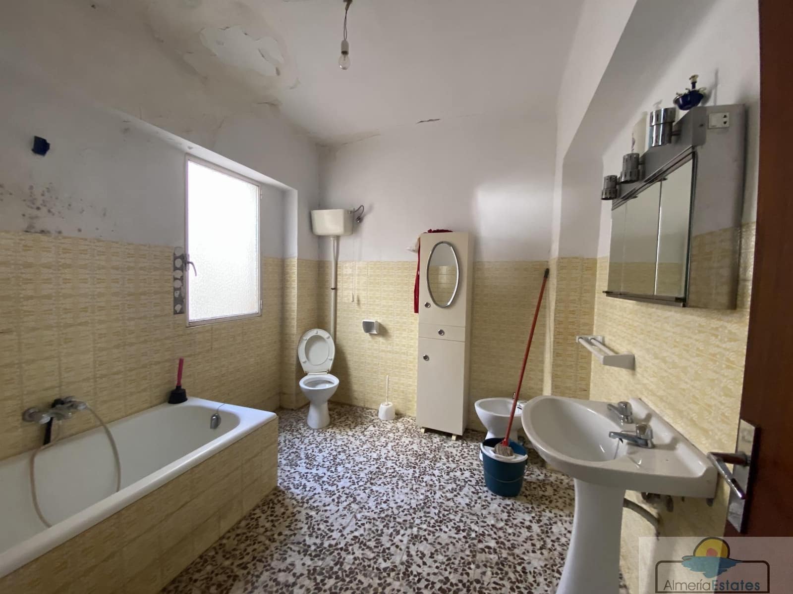 8 soveværelse Byhus til salg i Tijola - € 240.000 (Ref: 7490531)