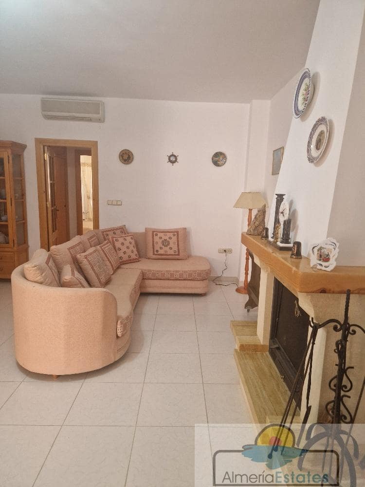 2 bedroom Townhouse for rent in Almanzora - € 600 (Ref: 8396114)