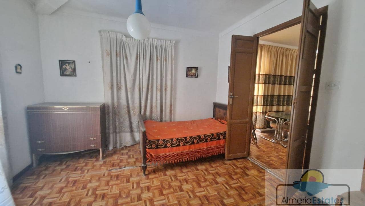 4 slaapkamer Huis te koop in Albox met garage - € 129.000 (Ref: 8477654)