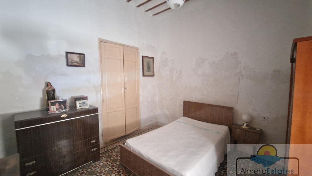 4 slaapkamer Huis te koop in Albox met garage - € 129.000 (Ref: 8477654)