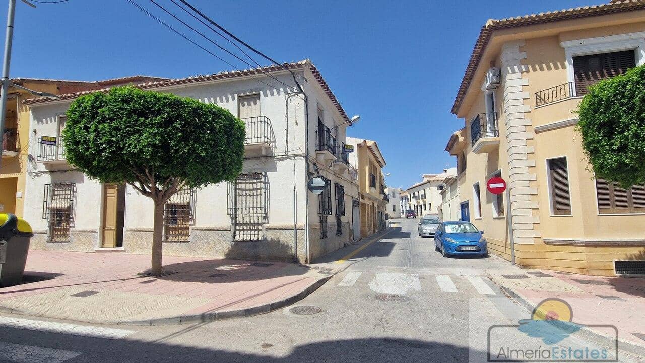 4 slaapkamer Huis te koop in Albox met garage - € 129.000 (Ref: 8477654)