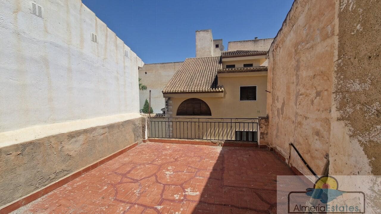 4 slaapkamer Huis te koop in Albox met garage - € 129.000 (Ref: 8477654)