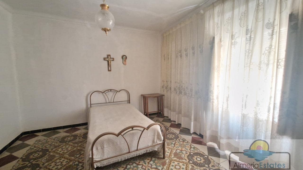 4 slaapkamer Huis te koop in Albox met garage - € 129.000 (Ref: 8477654)