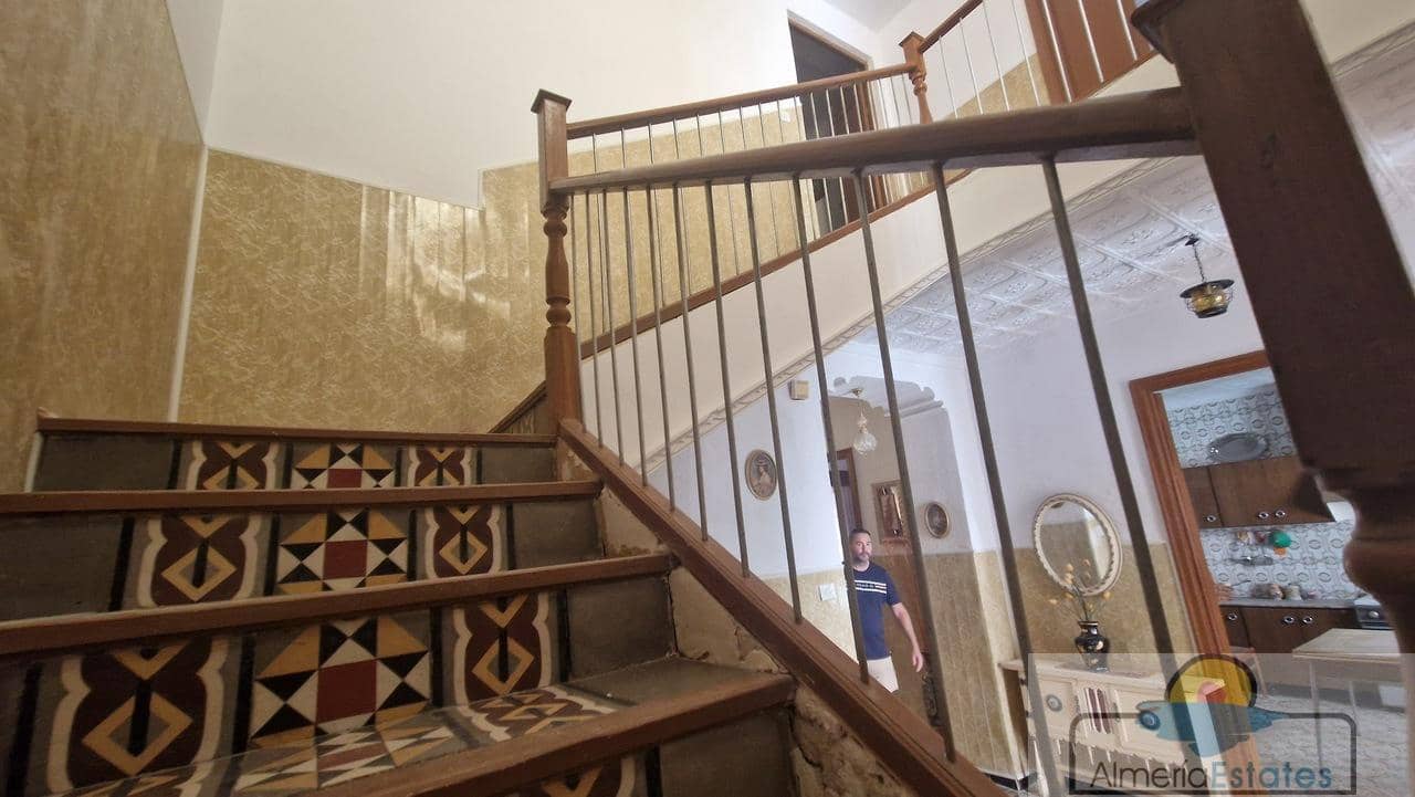 4 slaapkamer Huis te koop in Albox met garage - € 129.000 (Ref: 8477654)