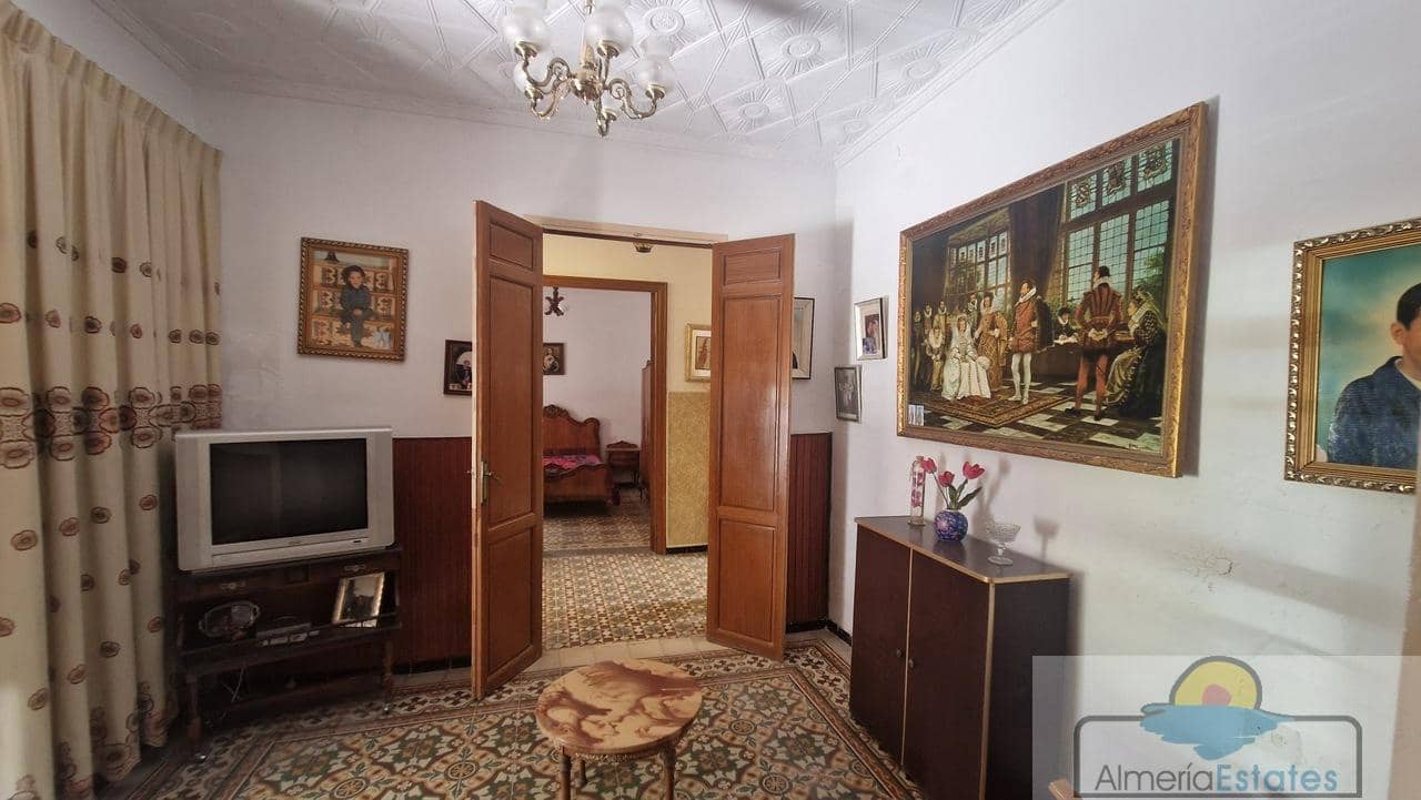 4 slaapkamer Huis te koop in Albox met garage - € 129.000 (Ref: 8477654)