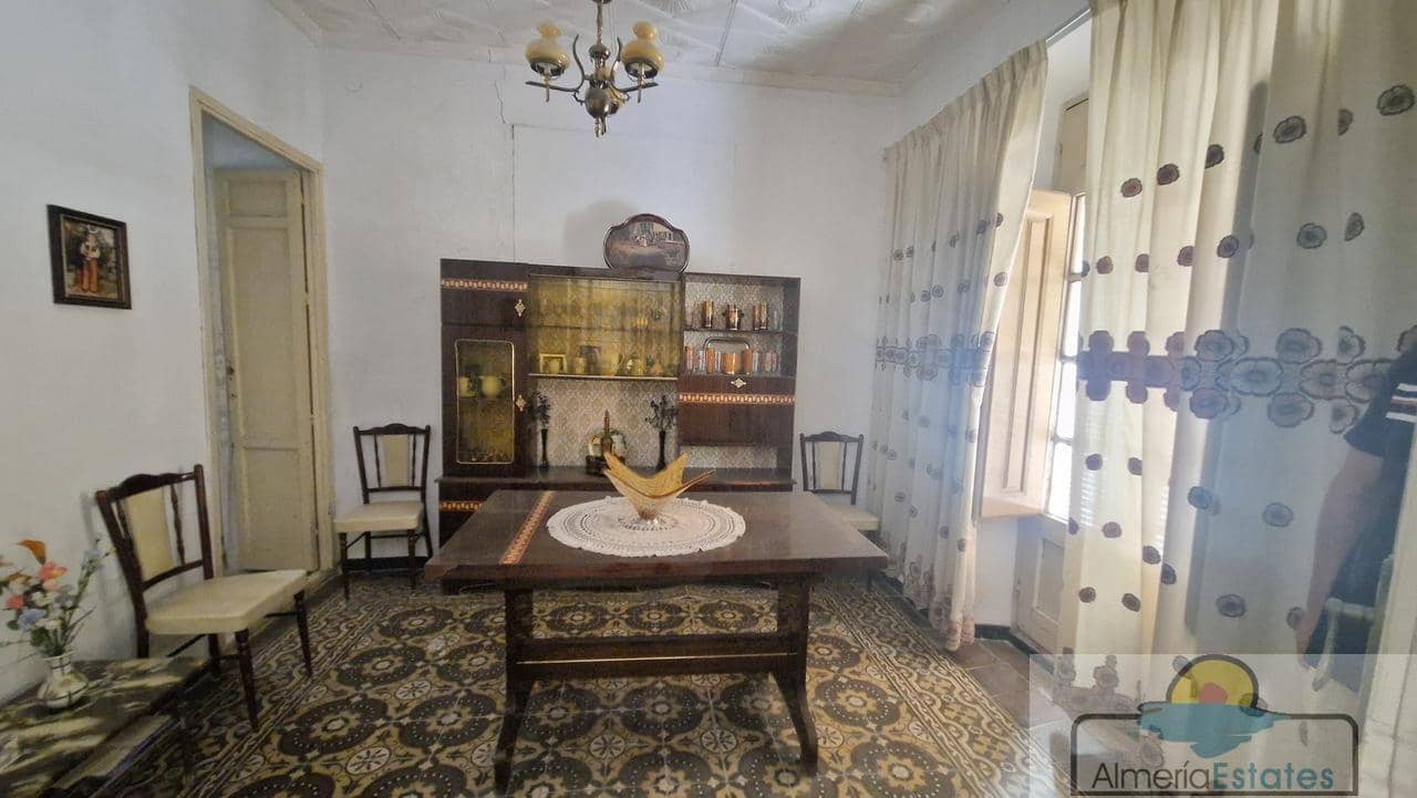 4 slaapkamer Huis te koop in Albox met garage - € 129.000 (Ref: 8477654)