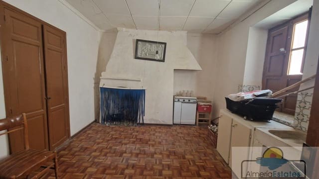 4 slaapkamer Huis te koop in Albox met garage - € 129.000 (Ref: 8477654)