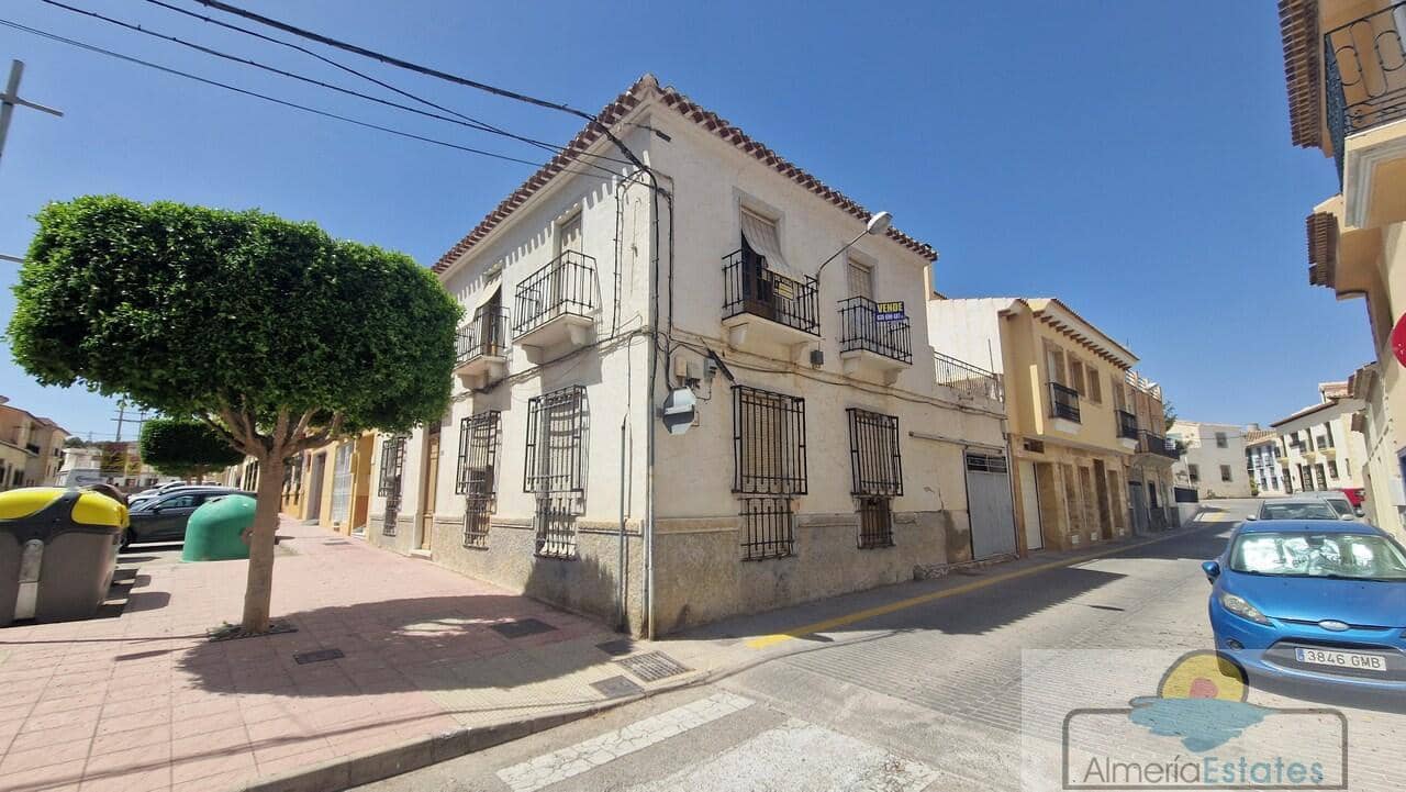 4 slaapkamer Huis te koop in Albox met garage - € 129.000 (Ref: 8477654)