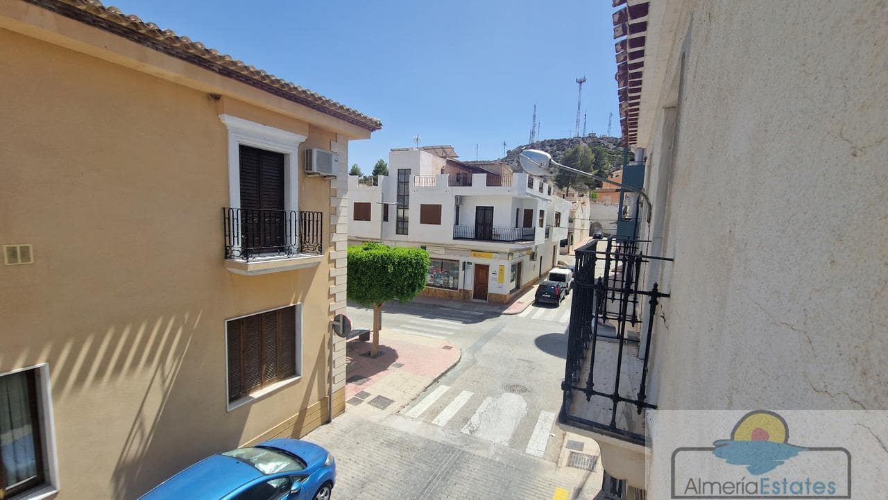 4 slaapkamer Huis te koop in Albox met garage - € 129.000 (Ref: 8477654)