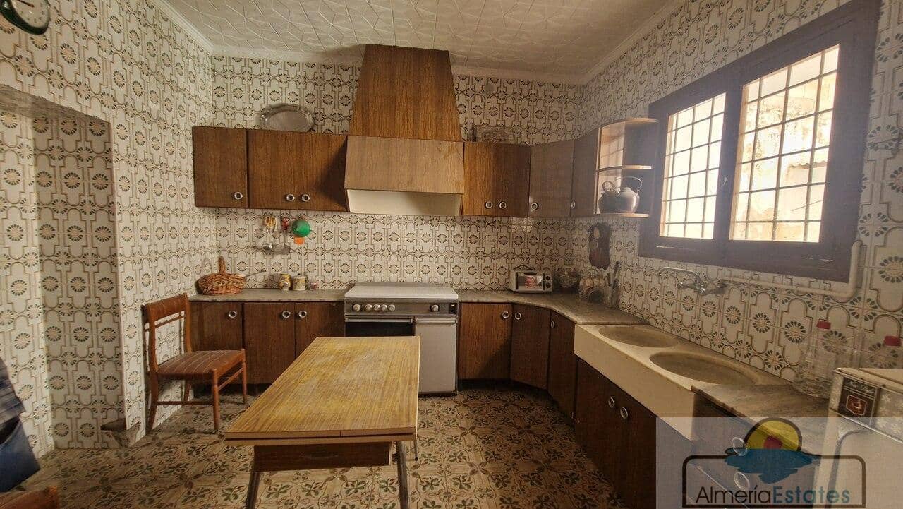 4 slaapkamer Huis te koop in Albox met garage - € 129.000 (Ref: 8477654)