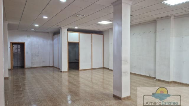 2 camera da letto Commerciale da affittare in Albox - 950 € (Rif: 8487264)