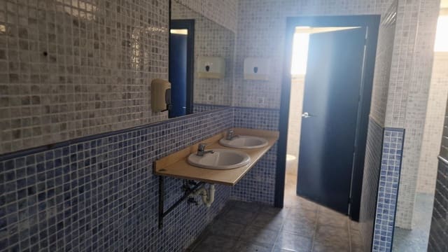 3 makuuhuone Kaupallinen vuokrattavana paikassa Olula del Río - 450 € (Ref: 8541653)