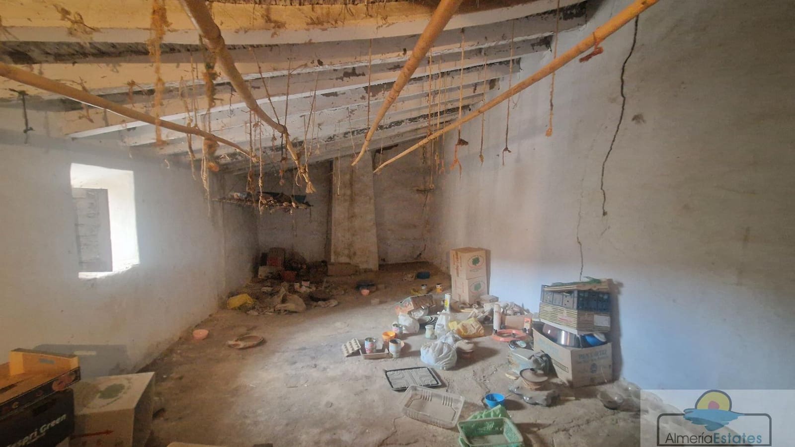 4 bedroom Villa for sale in Albox - € 59,000 (Ref: 8628390)