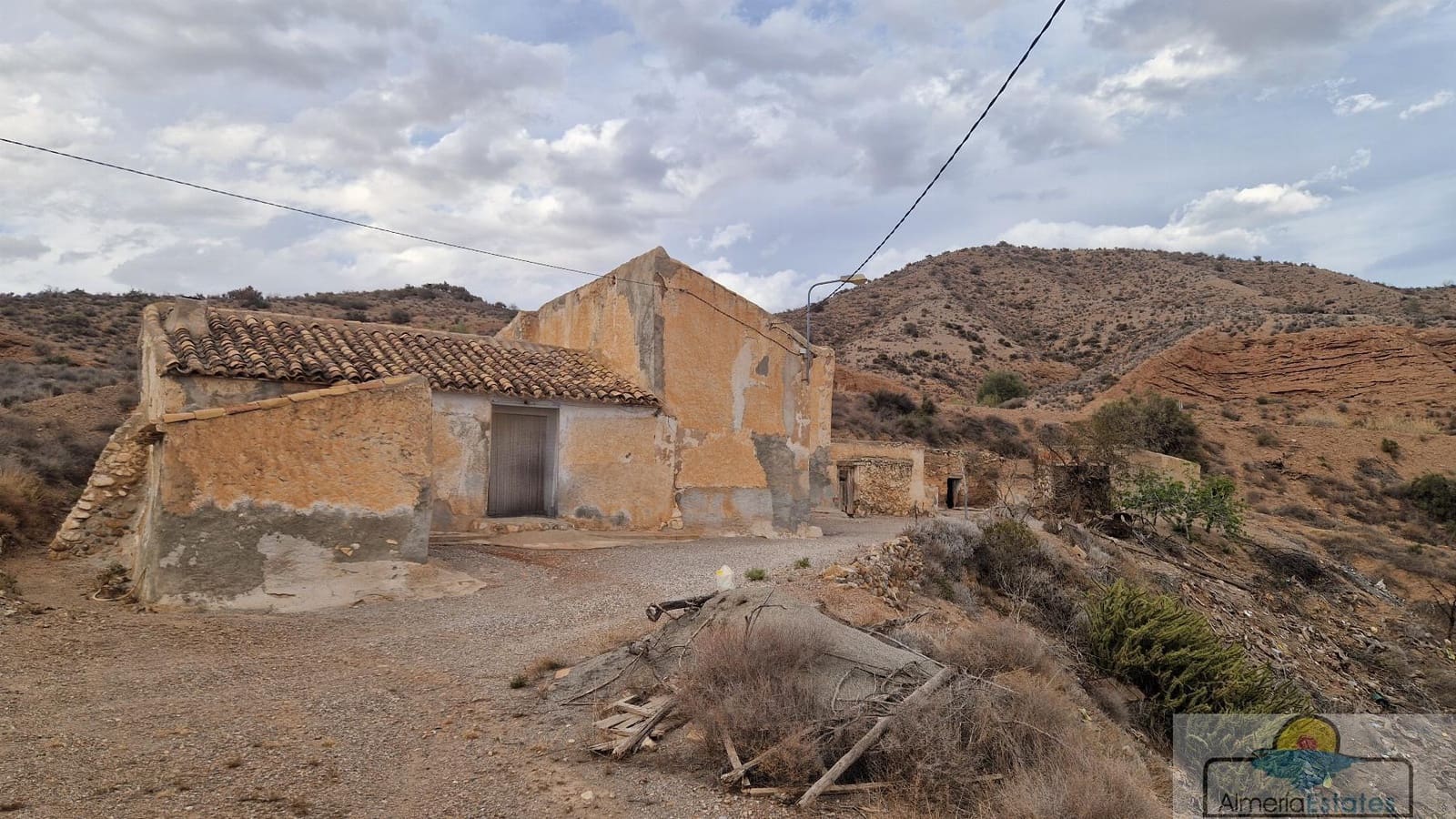 4 bedroom Villa for sale in Albox - € 59,000 (Ref: 8628390)