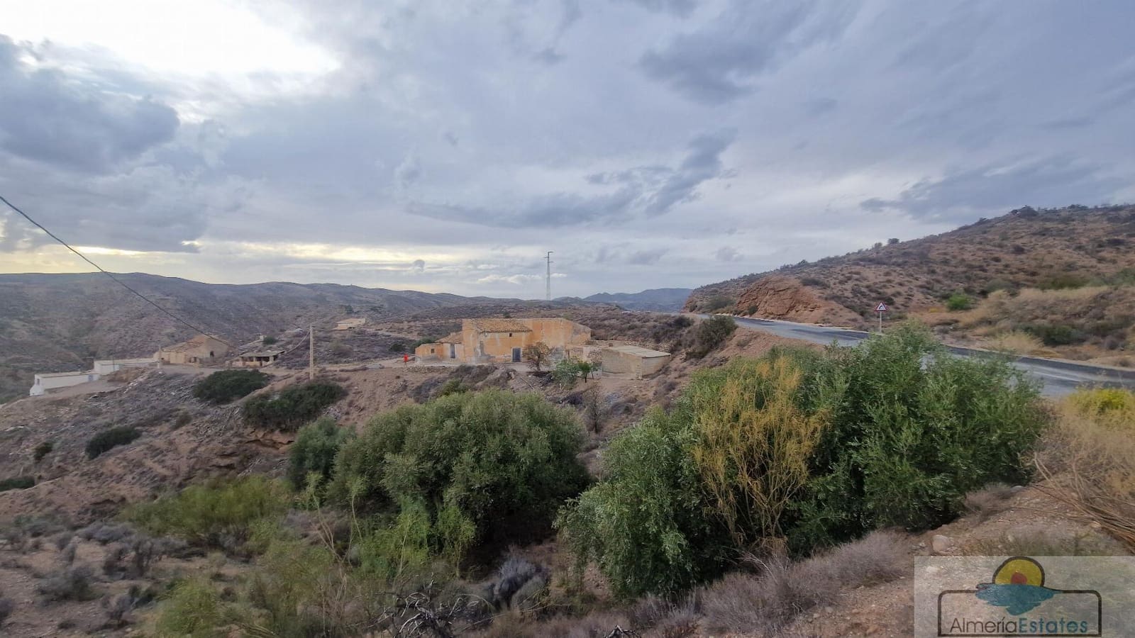 4 bedroom Villa for sale in Albox - € 59,000 (Ref: 8628390)