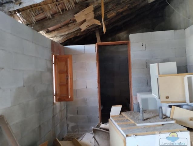 Omakotitalo myytävänä paikassa Oria - 19 000 € (Ref: 8779422)