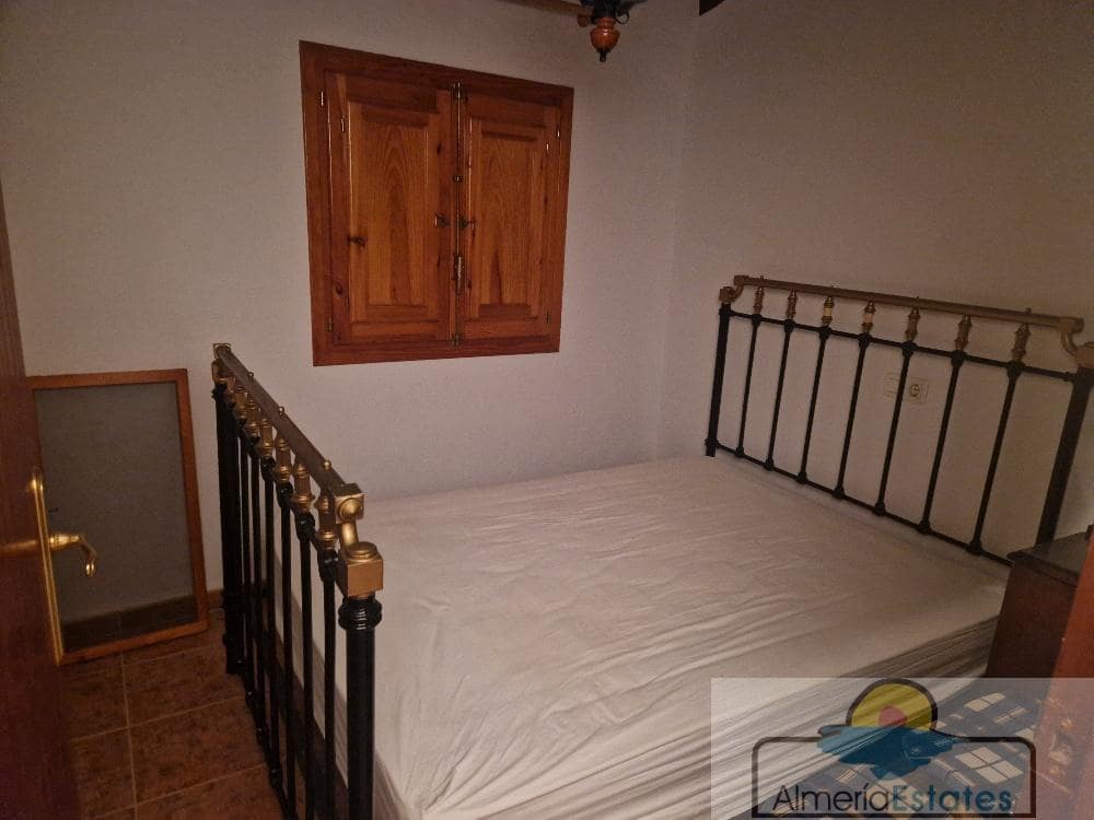 3 soveværelse Byhus til salg i Somontin med garage - € 100.000 (Ref: 8834090)