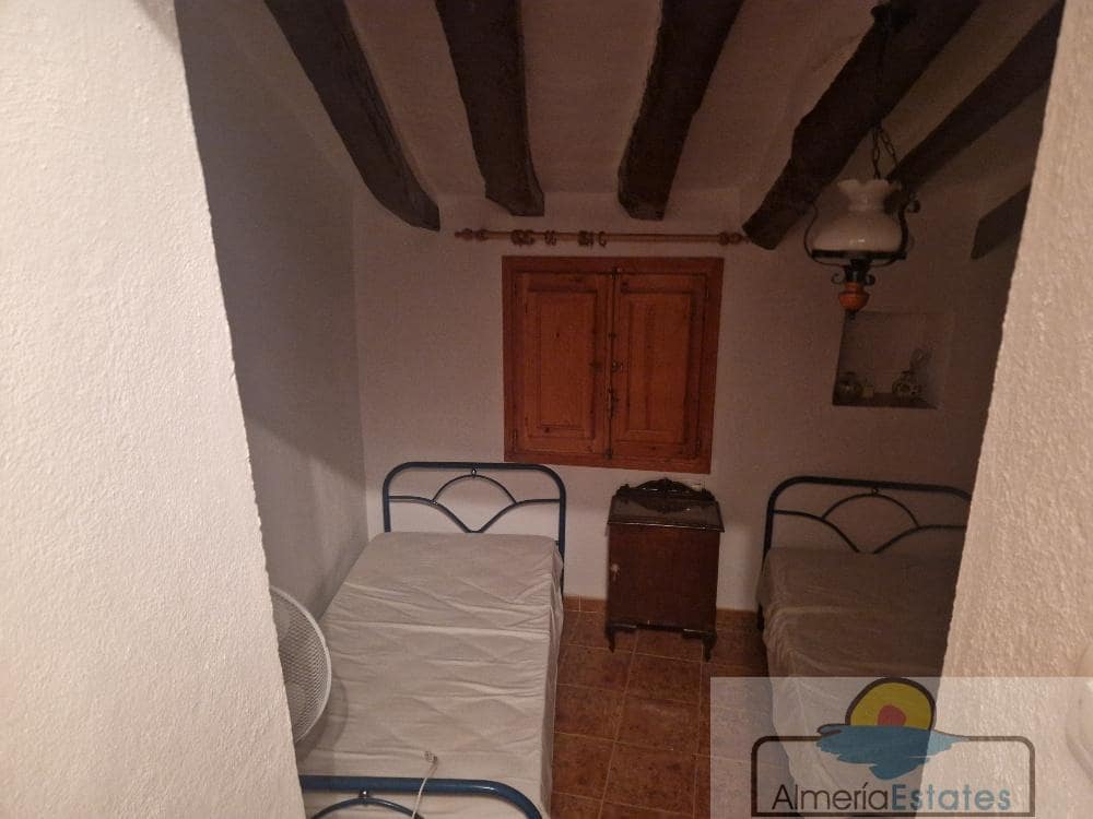 3 soveværelse Byhus til salg i Somontin med garage - € 100.000 (Ref: 8834090)