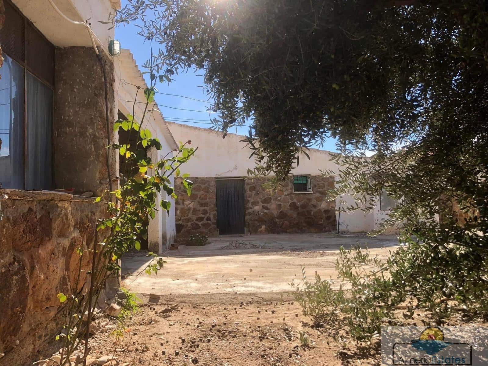 4 bedroom Villa for sale in Huercal-Overa with garage - € 158,000 (Ref: 8890808)