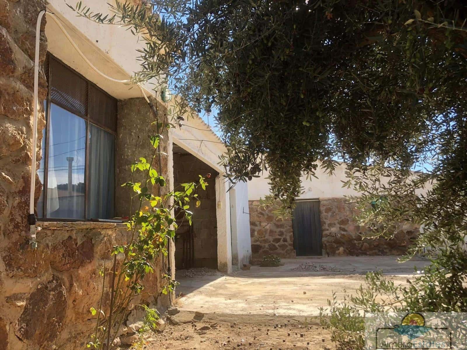 4 bedroom Villa for sale in Huercal-Overa with garage - € 158,000 (Ref: 8890808)