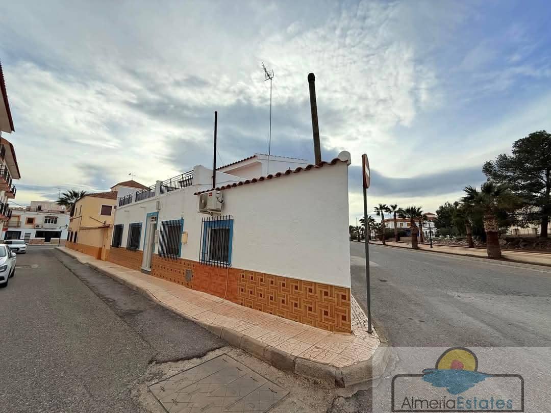 3 bedroom Townhouse for sale in La Alfoquia with garage - € 145,000 (Ref: 8890810)