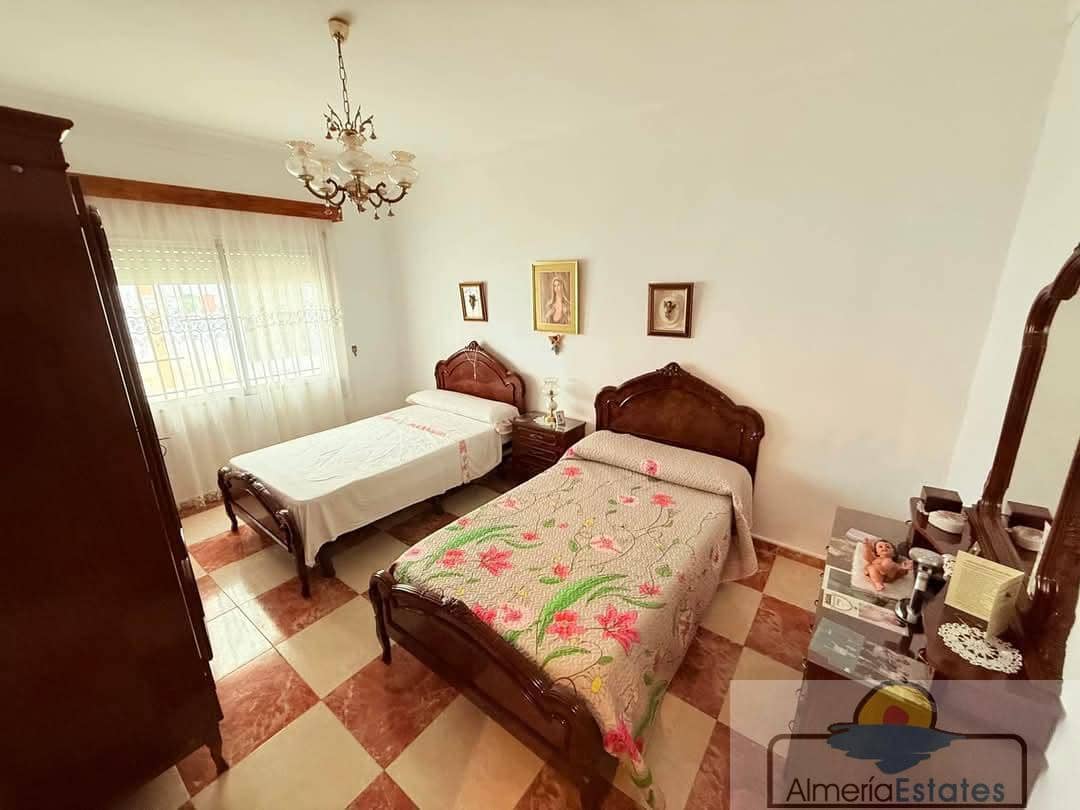 3 bedroom Townhouse for sale in La Alfoquia with garage - € 145,000 (Ref: 8890810)