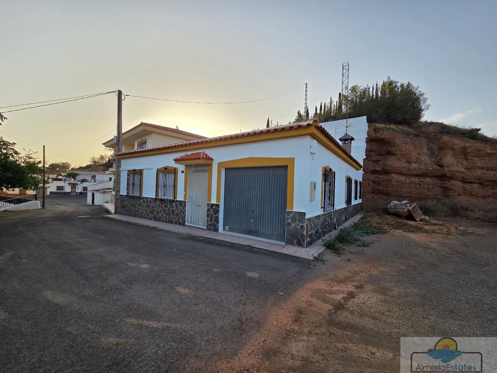 3 soverom Hus til salgs i Taberno med garasje - € 130 000 (Ref: 9143950)