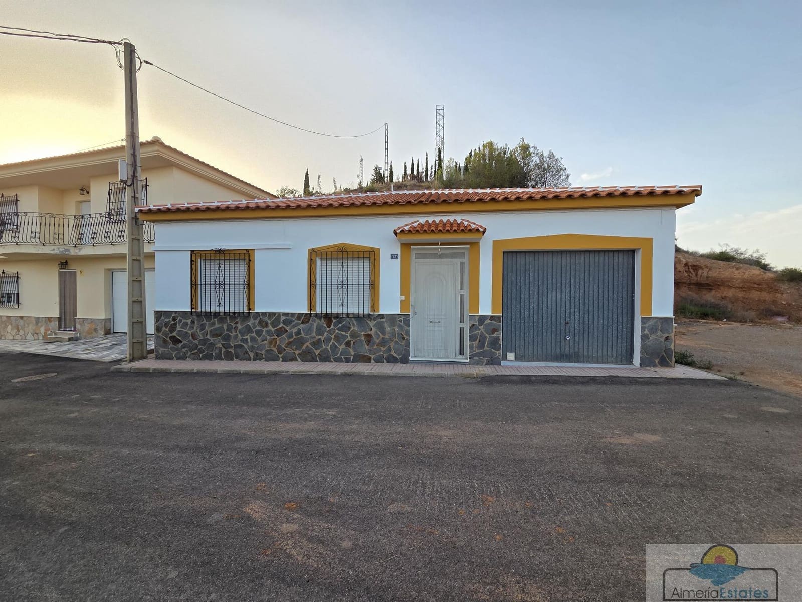 3 soverom Hus til salgs i Taberno med garasje - € 130 000 (Ref: 9143950)