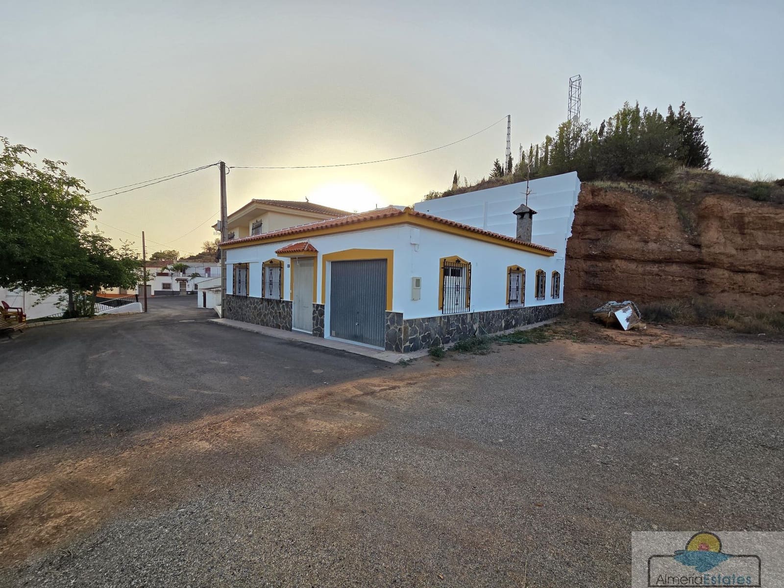 3 soverom Hus til salgs i Taberno med garasje - € 130 000 (Ref: 9143950)