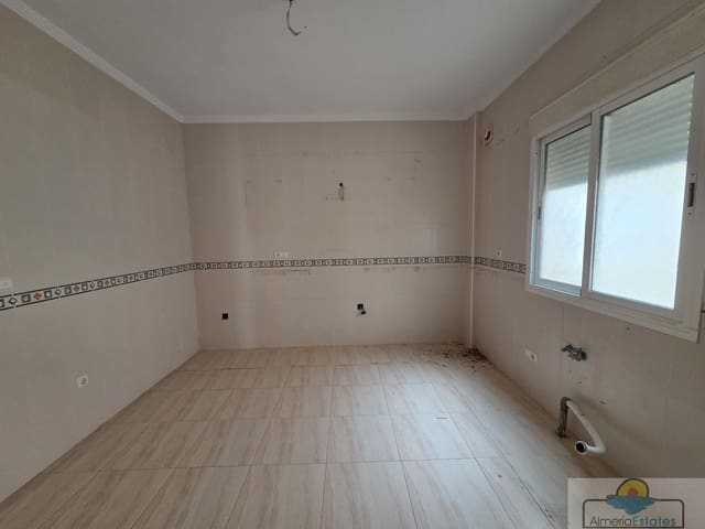 Piso de 3 habitaciones en Zurgena en venta - 59.000 € (Ref: 9172448)