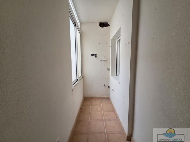 Piso de 3 habitaciones en Zurgena en venta - 59.000 € (Ref: 9172448)