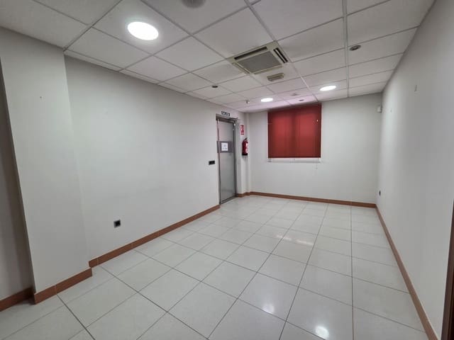 8 makuuhuone Kaupallinen vuokrattavana paikassa Albox - 900 € (Ref: 9175899)