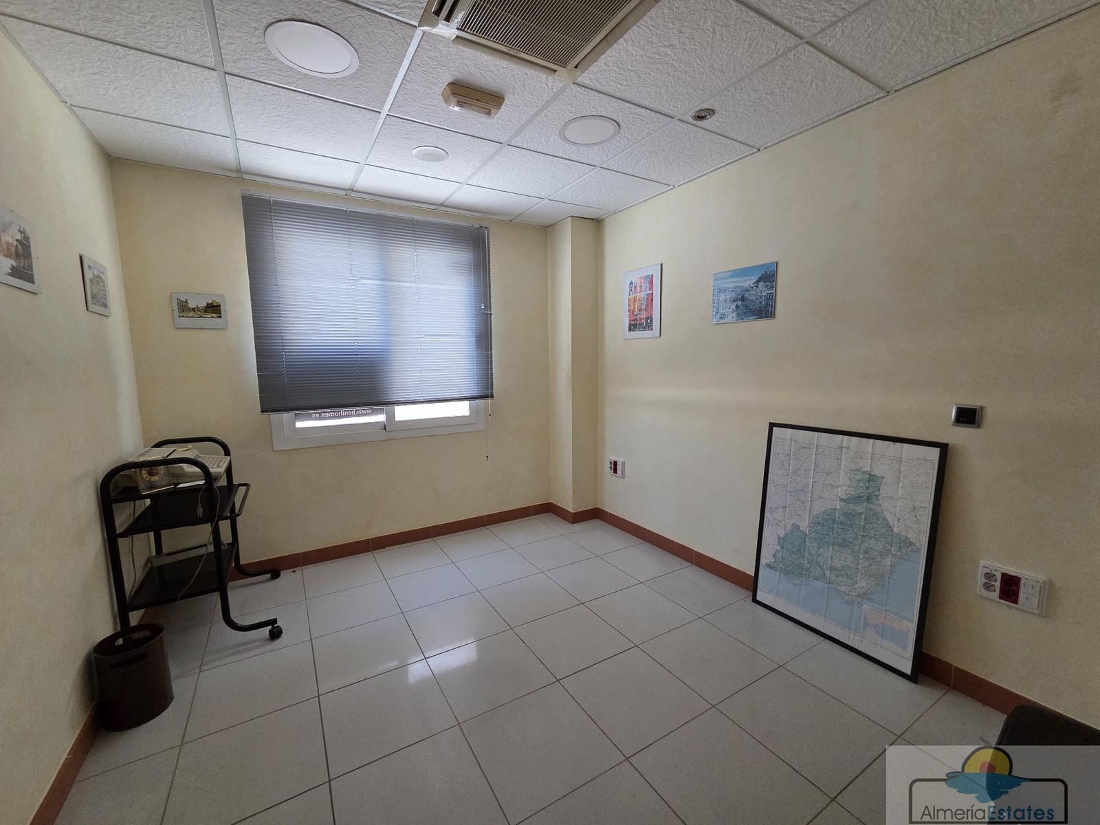 8 sypialnia Komercyjne do wynajęcia w Albox - 900 € (Ref: 9175899)