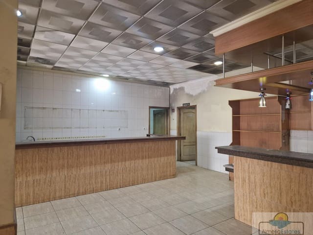 4 bedroom Commercial for rent in Albox - € 2,000 (Ref: 9334583)