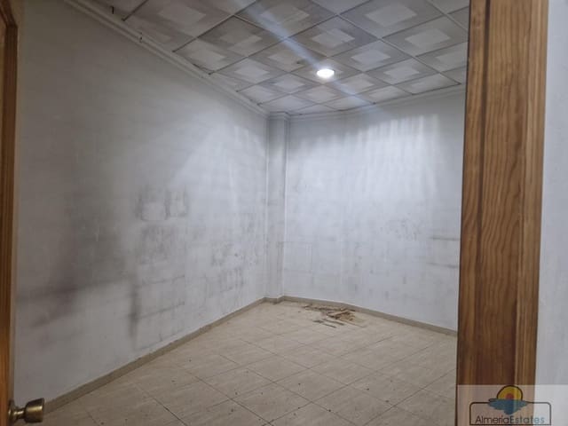 4 bedroom Commercial for rent in Albox - € 2,000 (Ref: 9334583)