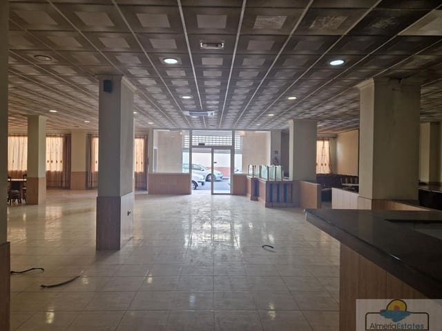 4 bedroom Commercial for rent in Albox - € 2,000 (Ref: 9334583)