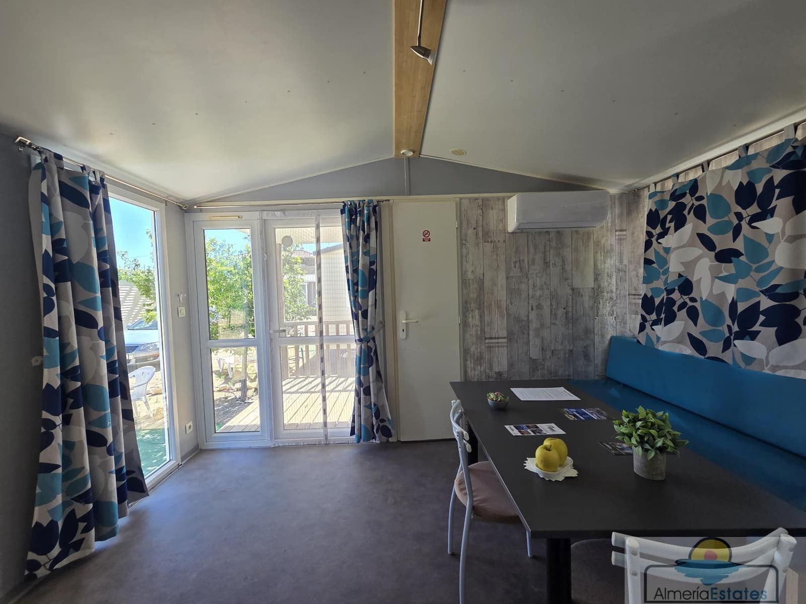 2 bedroom Townhouse for rent in Albox with pool - € 450 (Ref: 9496554)