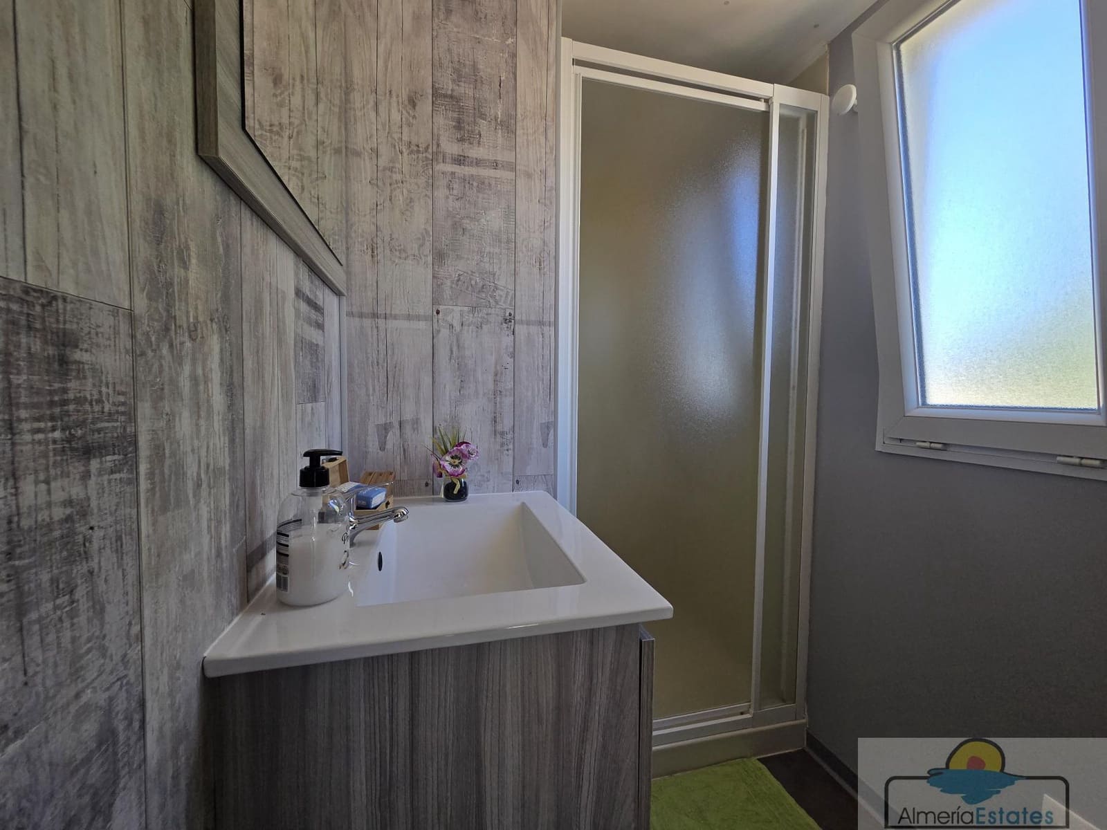2 bedroom Townhouse for rent in Albox with pool - € 450 (Ref: 9496554)