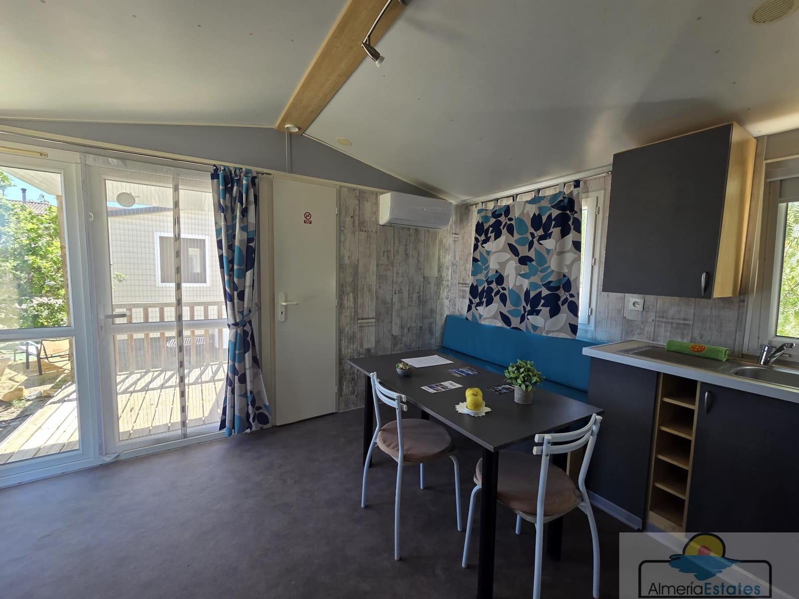 2 bedroom Townhouse for rent in Albox with pool - € 450 (Ref: 9496554)