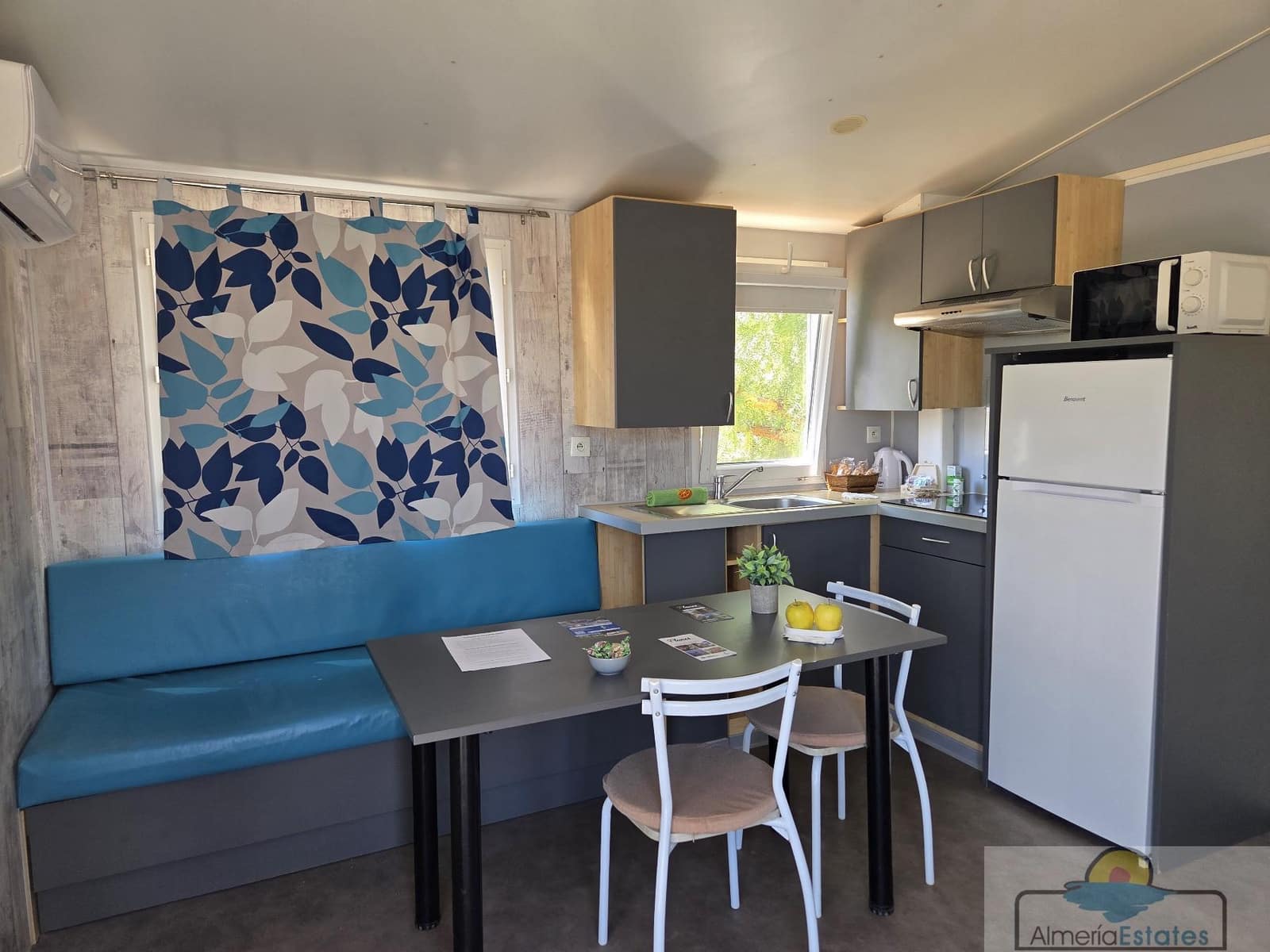 2 bedroom Townhouse for rent in Albox with pool - € 450 (Ref: 9496554)