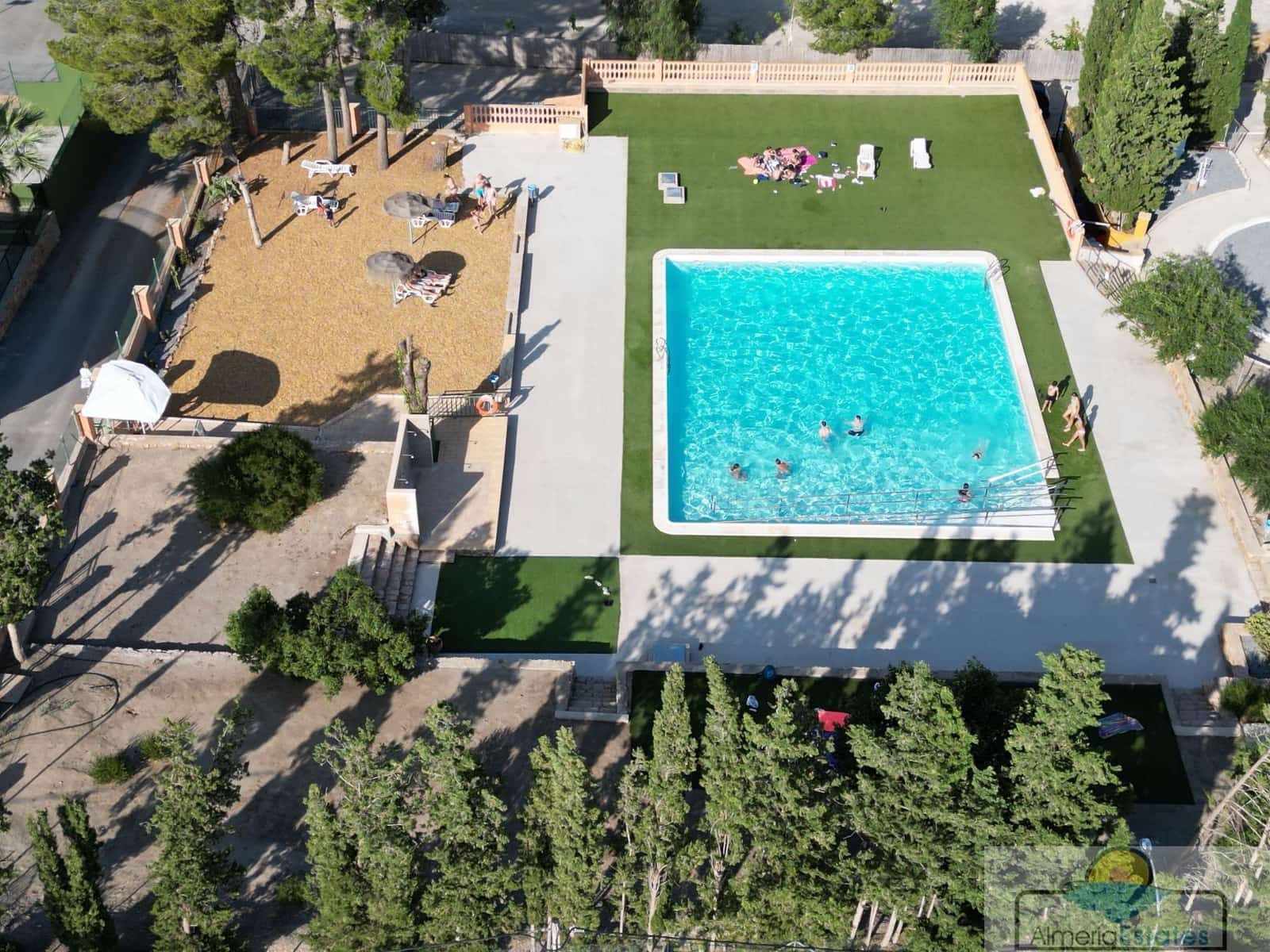 2 bedroom Townhouse for rent in Albox with pool - € 450 (Ref: 9496554)
