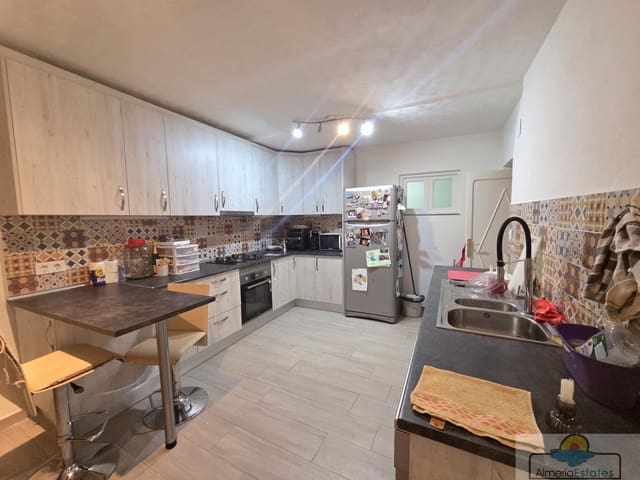 Casa de 5 habitaciones en Purchena en venta - 79.000 € (Ref: 9665489)