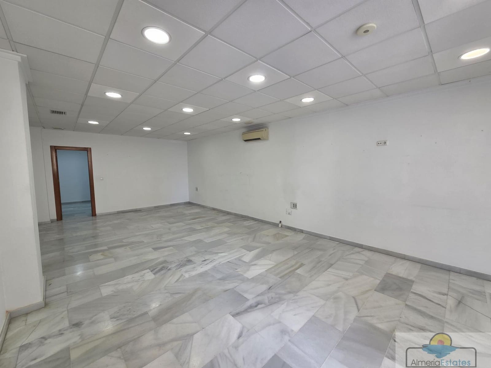 Local Comercial en Albox en alquiler - 325 € (Ref: 9729553)