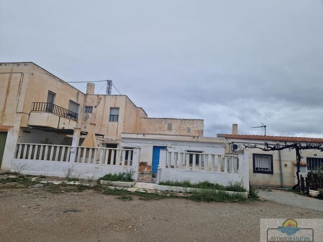 Casa de 5 habitaciones en Fines en venta - 108.000 € (Ref: 9729556)