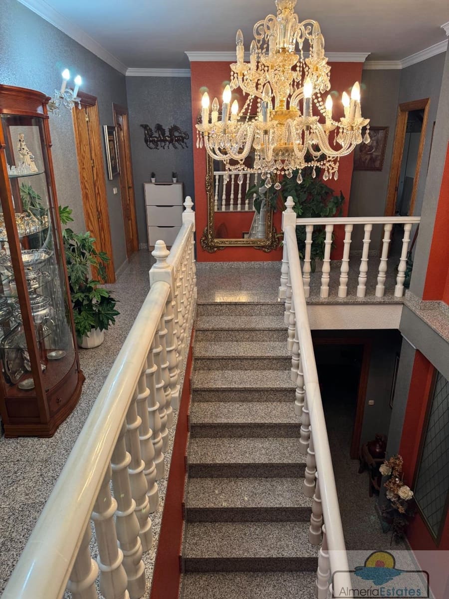 6 bedroom Townhouse for sale in Olula del Rio - € 250,000 (Ref: 9729557)